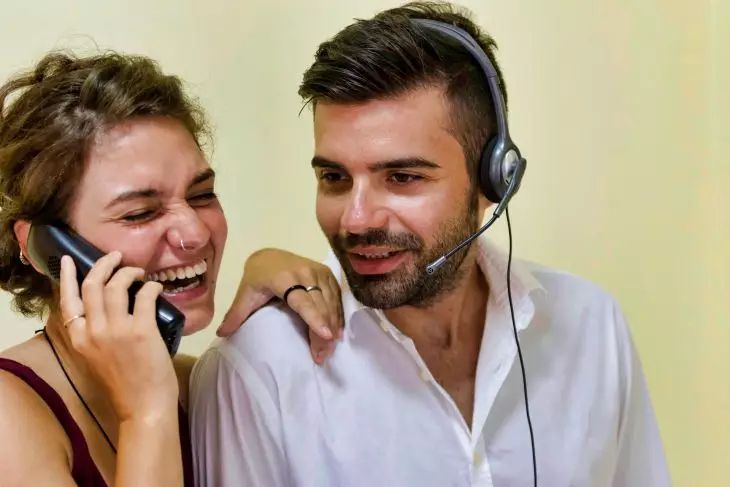 Charisma und Charme sind der Hammer: Psychologen haben drei Persönlichkeitstypen entdeckt, zu denen sich die meisten Menschen hingezogen fühlen Menschen