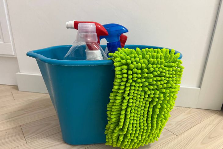 So reinigen Sie Laminatböden: Tipps, um eine Beschädigung des Bodenbelags zu vermeiden Reinigung