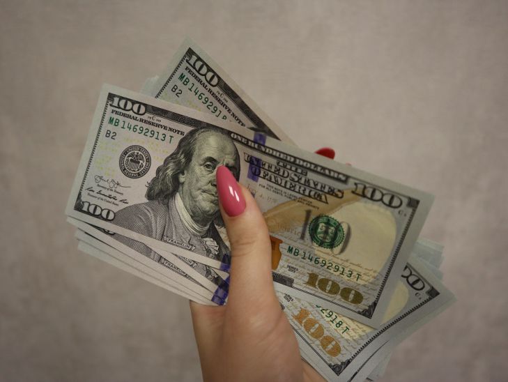 So schützen Sie Geld vor Räubern: Tipps, die helfen Geld