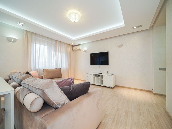 Wie dekoriere ich ein Wohnzimmer mit kleinem Budget? 7 Tipps, die es wert sind, gehört zu werden Zimmer