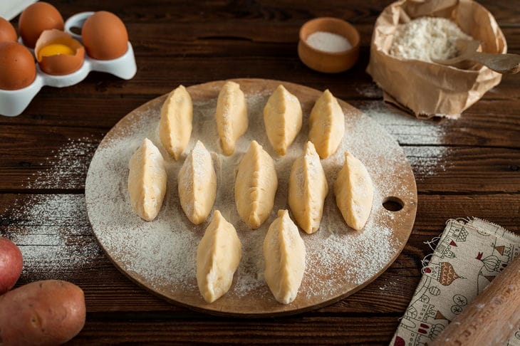 So bereiten Sie schnell Kuchen mit verschiedenen Füllungen zu: Geheimnisse des Küchenchefs Kuchen