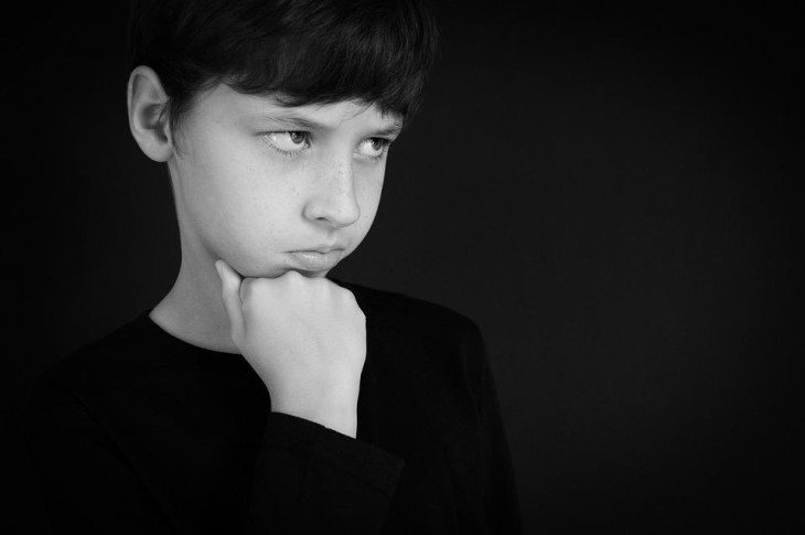 Welche Worte sollte man einem Jungen nicht sagen: Merken Sie sich diese verbotenen Sätze Junge