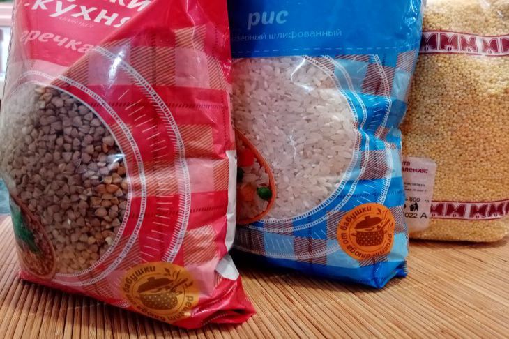 Reis klebt beim Kochen zusammen: Es gibt zwei Möglichkeiten, das Problem schnell zu beheben Reis