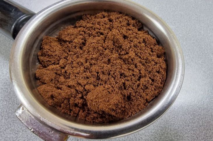 Werfen Sie niemals Kaffeesatz weg: So verwenden kluge Hausfrauen ihn Kaffee