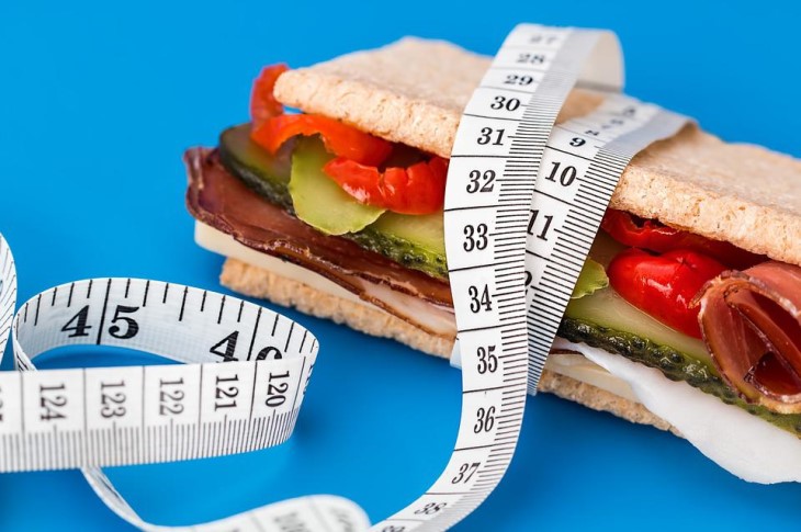 Wissenschaftler haben herausgefunden, welche Lebensmittel Angstzustände und Depressionen verursachen Essen