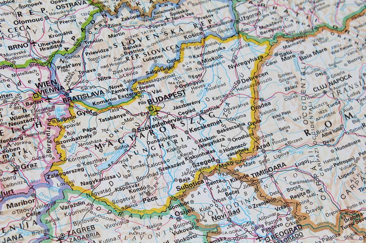 Ungarn und die Slowakei legten wegen der Aussetzung des Öltransits aus der Russischen Föderation Berufung bei der EG ein Karte