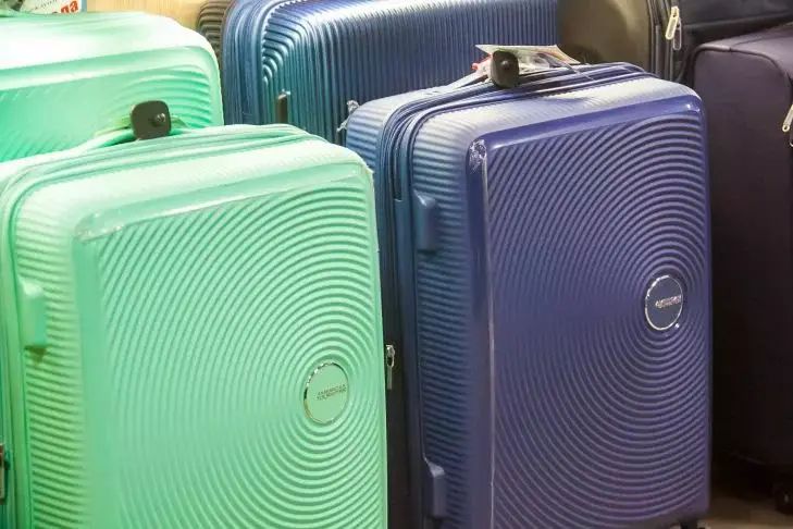 Den Russen wurde eine günstige Alternative zu einem Urlaub in der teuren Türkei geboten Koffer