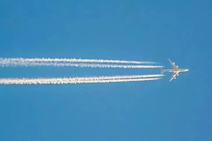 Große Fluggesellschaften auf der ganzen Welt erlebten massive Störungen Flugzeug