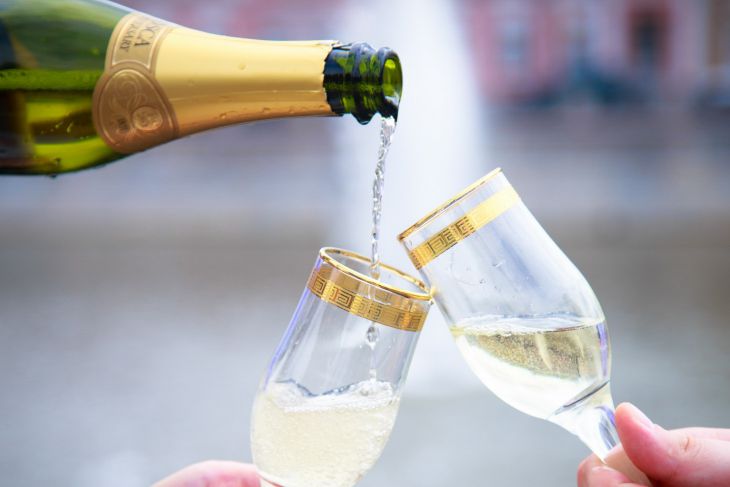 Russland half den Europäern, den Alkoholkonsum zu reduzieren Gläser