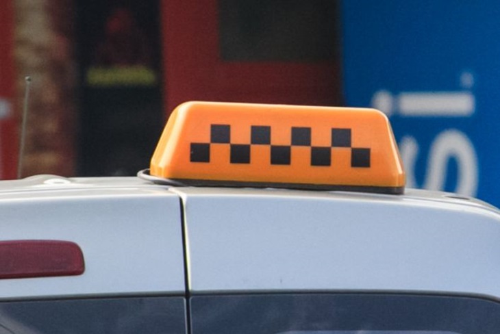 In russischen Regionen wird ab September mit einem Mangel an Taxifahrern gerechnet Taxi