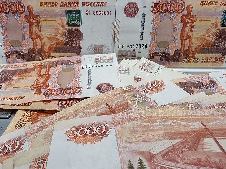 Es wurde festgestellt, wer in der Russischen Föderation am meisten verdient: die fünf Berufe, die ein gutes Einkommen bieten Geld