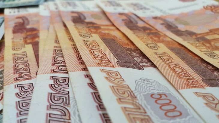 Von den Eltern bis zum Chef: Wer ist für den Geldmangel in Ihrem Leben verantwortlich? Geld