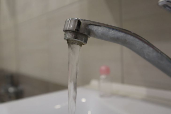 In Dagestan wurde den Menschen im Dorf Erpel nach einer Vergiftung das Trinken von Leitungswasser verboten. Wasser