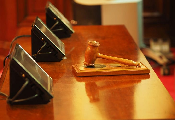 In der Nähe von Jaroslawl steht ein Mann vor Gericht, weil er aus Eifersucht eine Granate gezündet hat. Gericht