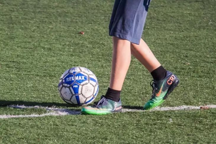In der Türkei wurden ein FIFA-Schiedsrichter und -Inspektor wegen eines skandalösen Videos vom Fußball suspendiert Fußball