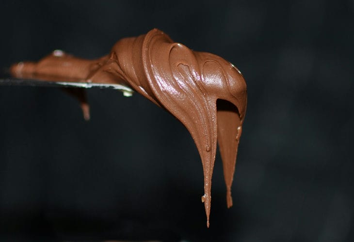 Rezept für Schokoladenfondant: Wie man mit nur zwei Zutaten ein köstliches Dessert zubereitet Fondant