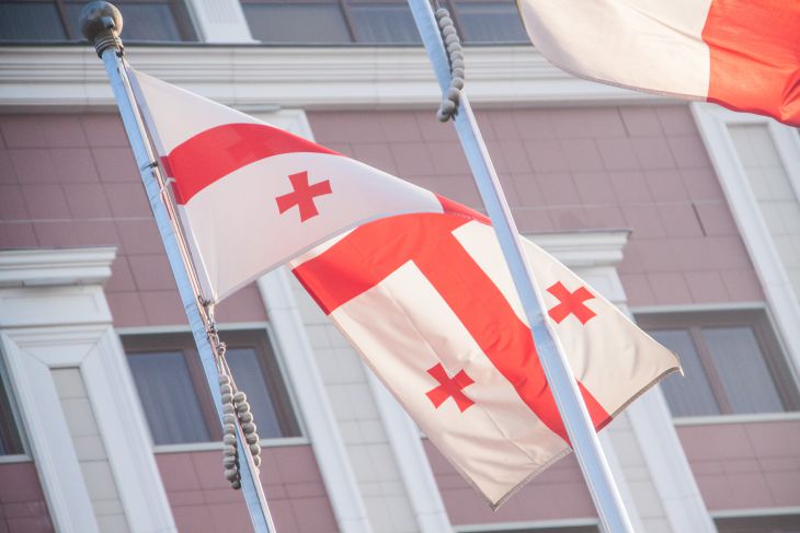 Die Europäische Union wird eine „politische Mission“ nach Georgien entsenden Flagge