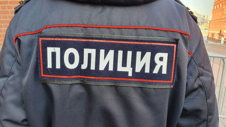 In Baschkortostan wartet ein treuer Hund seit vier Tagen auf seinen toten Besitzer die Polizei