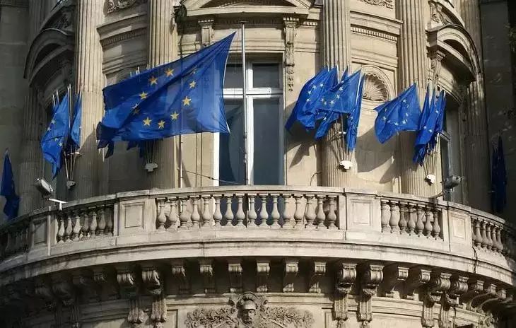 Kandelaki und die „Geheimeinheit“ der GRU wurden von der EU sanktioniert Flagge