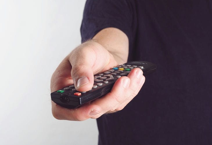 Keine Haushaltschemikalien: So reinigen Sie Ihre TV-Fernbedienung im Handumdrehen Fernbedienung