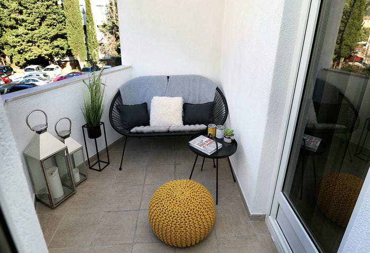 Diese Gegenstände dürfen nicht auf dem Balkon gelagert werden: Denken Sie an die Liste Balkon