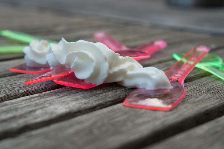 Schlagsahne ohne Mixer: Dieser Lifehack hat die sozialen Medien zum Explodieren gebracht Creme